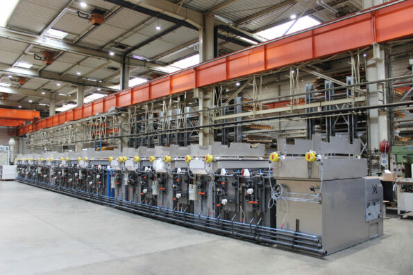 Vue du train de cuves de l'installation